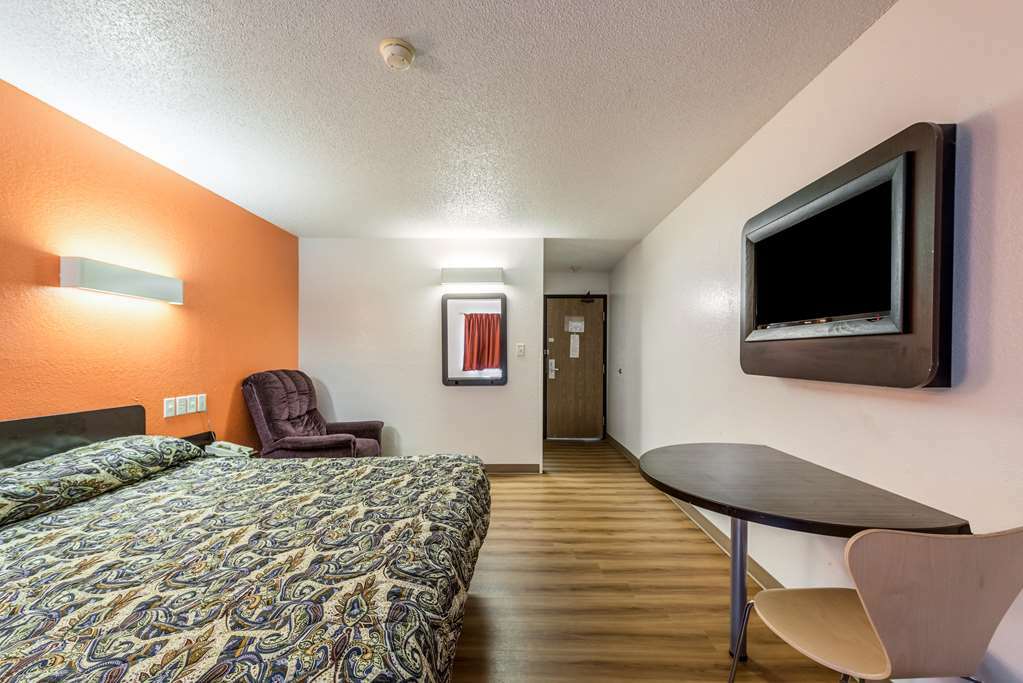 Motel Red Roof 2*
