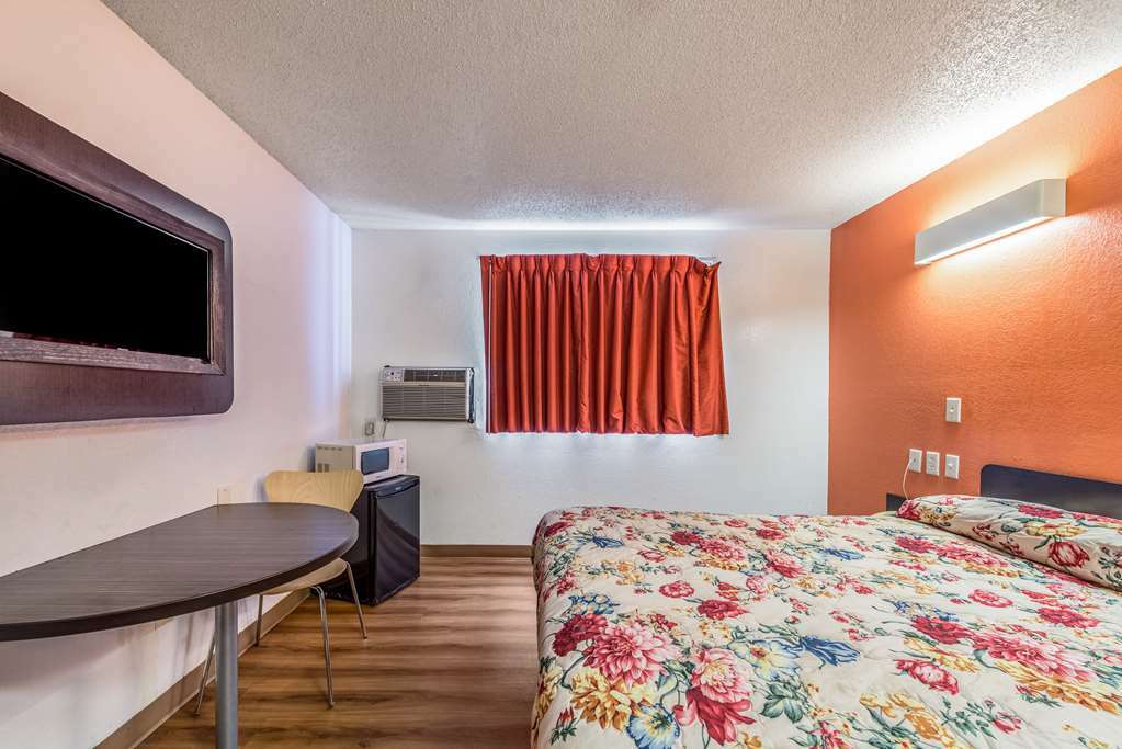 Red Roof Motel 2*