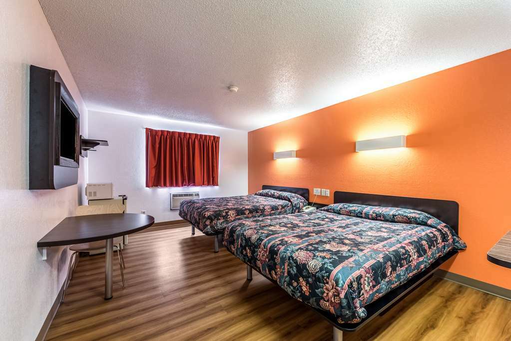 Red Roof Motel 2*